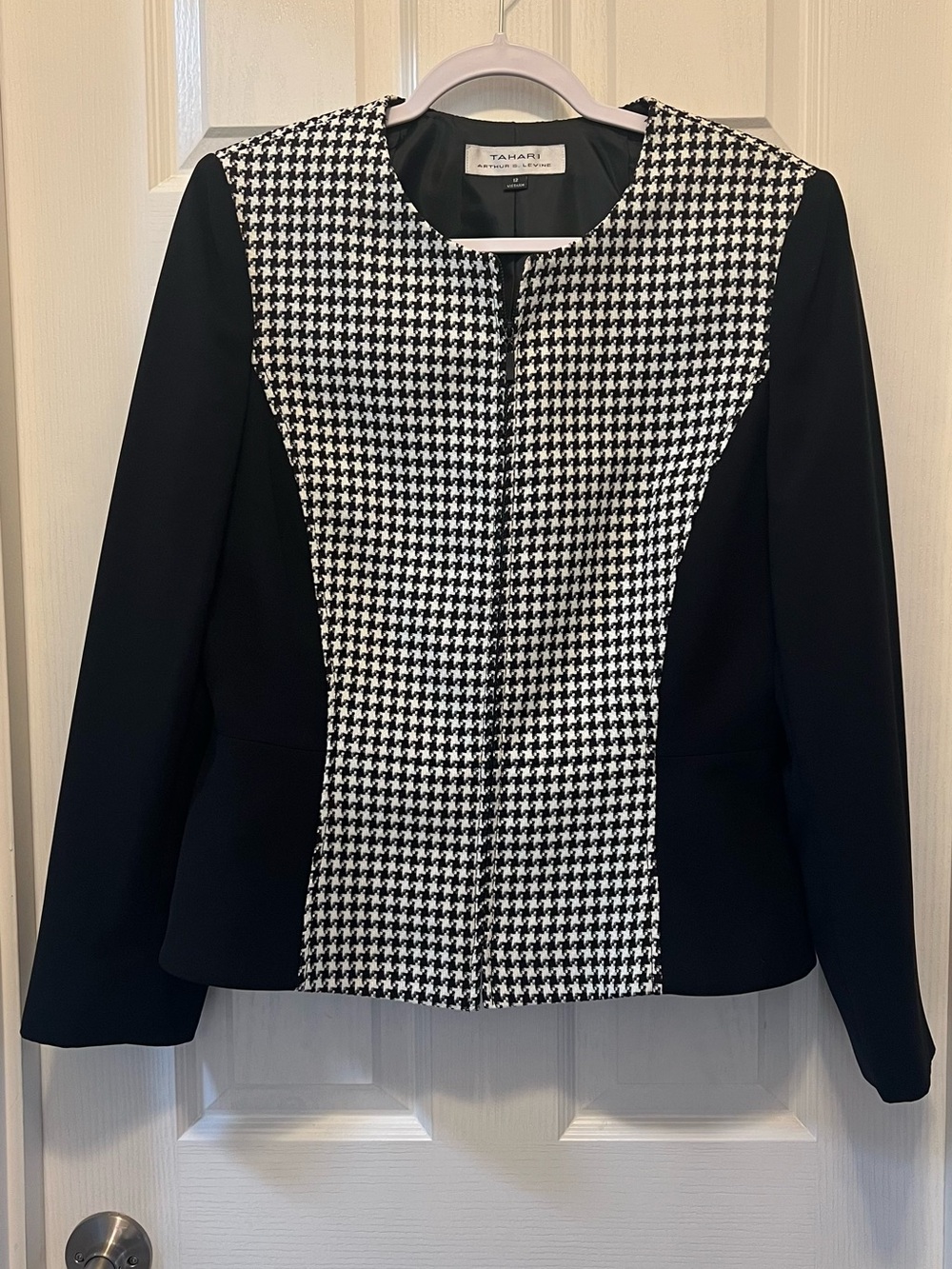 Tahari Black & White Houndstooth Panel Collarless Blazer